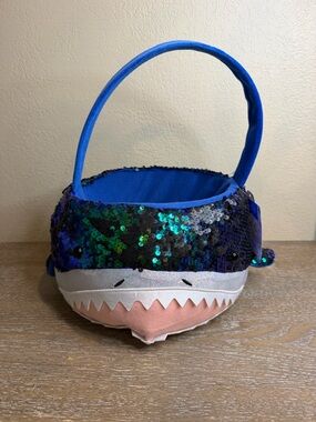 Round Sequins Shark Easter Basket Iridescent - Spritz